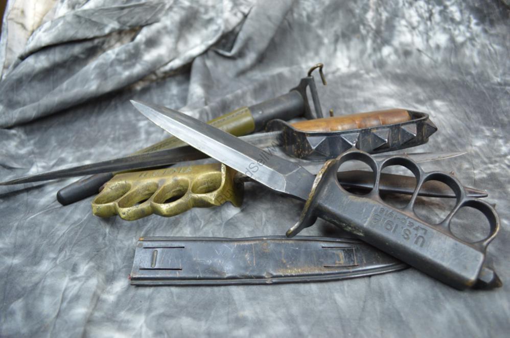 WWI WWII 1918 US knuckle knives — 101st Airborne