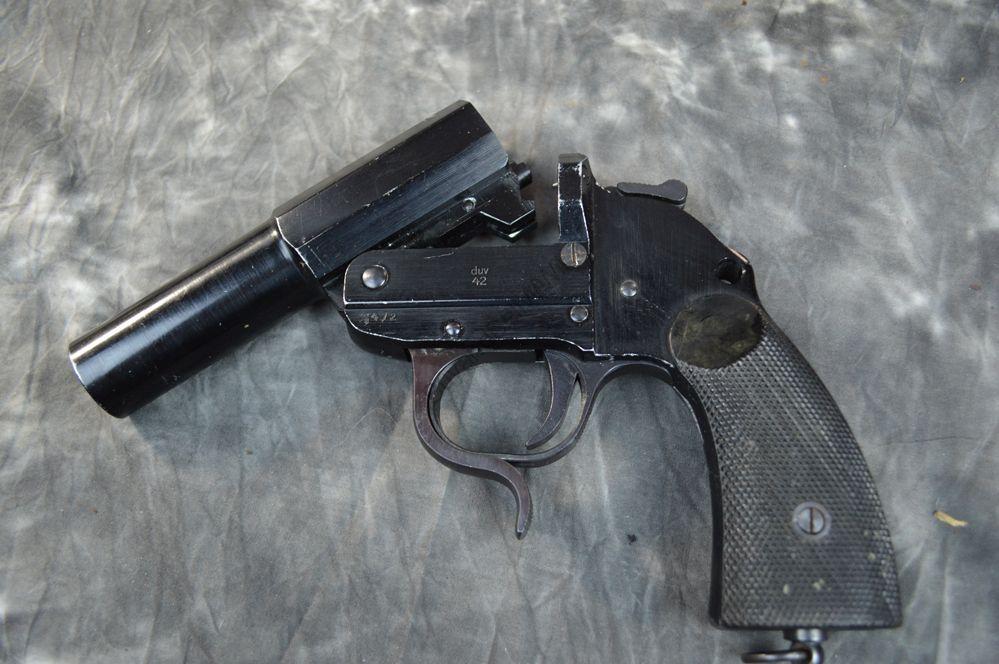 WWII German signal flare pistol — Utah GI bringback