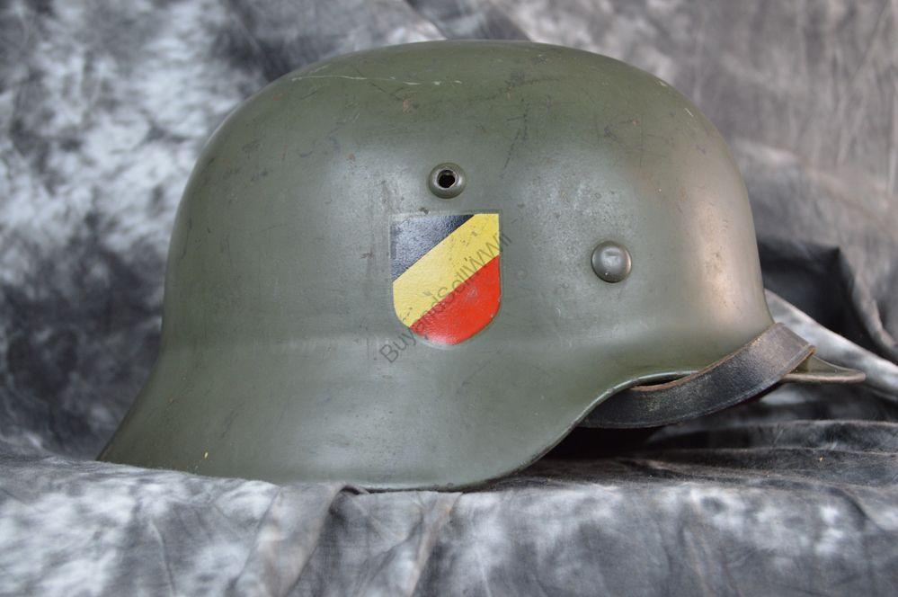 WWII German M35 DD Heer helmet — tri-colour decal detail