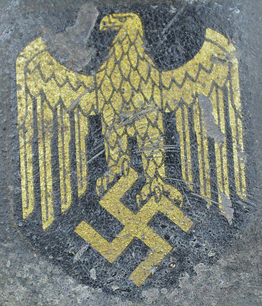 WW2 German Kriegsmarine helmet decal detail