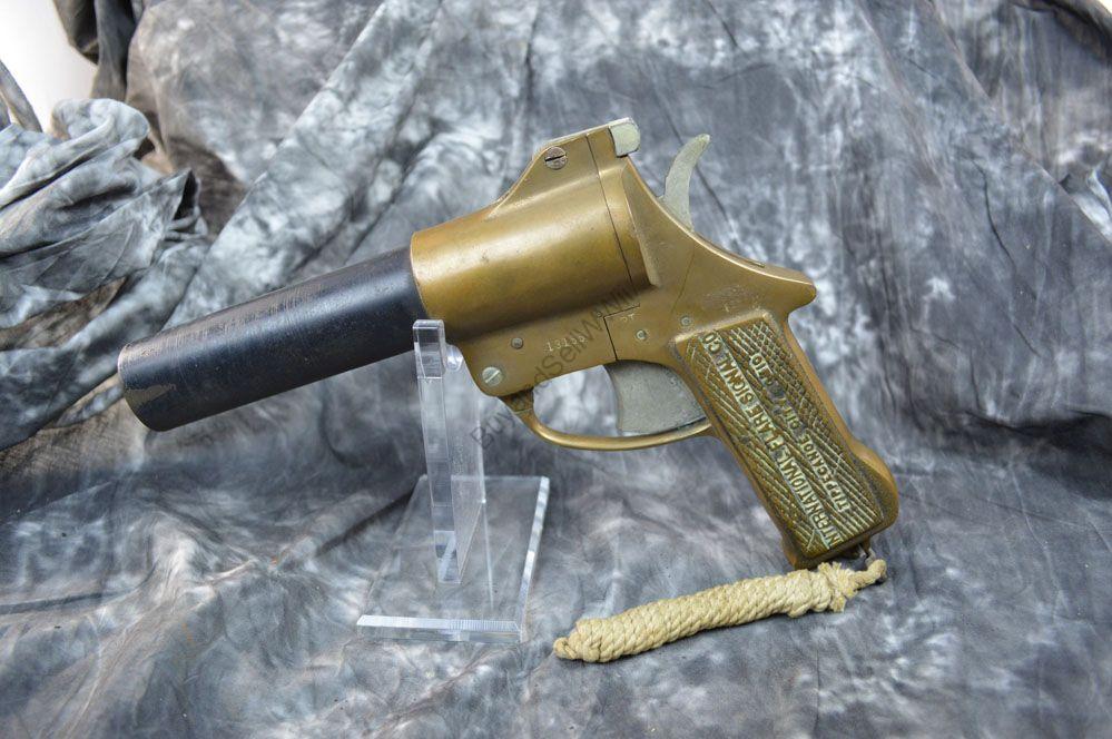 WW2 US Flare Signal Gun — side view