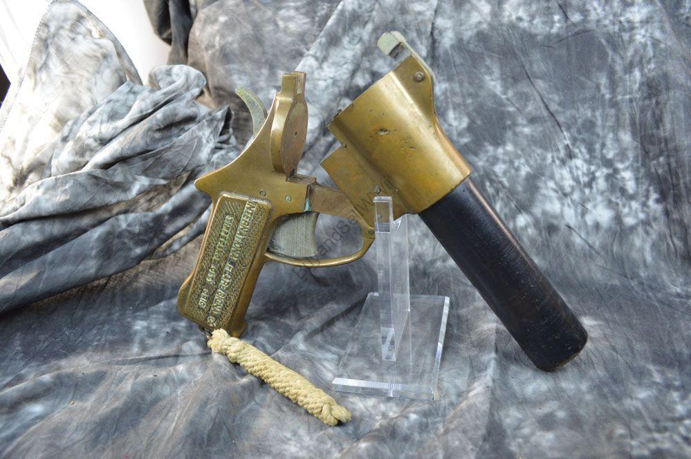 WW2 US Flare Signal Gun